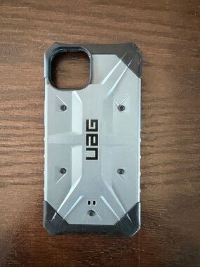 Two-Tone Gray and Black Rugged iPhone 13 Case